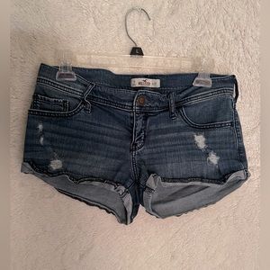 Hollister jean shorts. Size 27 Distressed and fun to wear over a bathing suit 👙